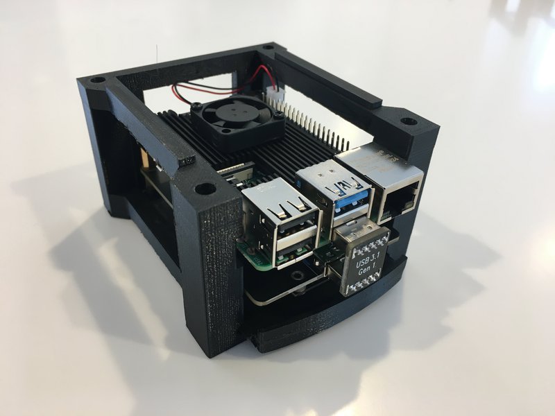 Example of assembled unit enclosing an RPi4.